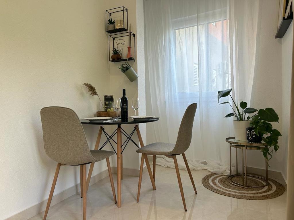 Apartments Niko, Near Beach, Free Parking, Wi-Fi Tučepi Eksteriør bilde