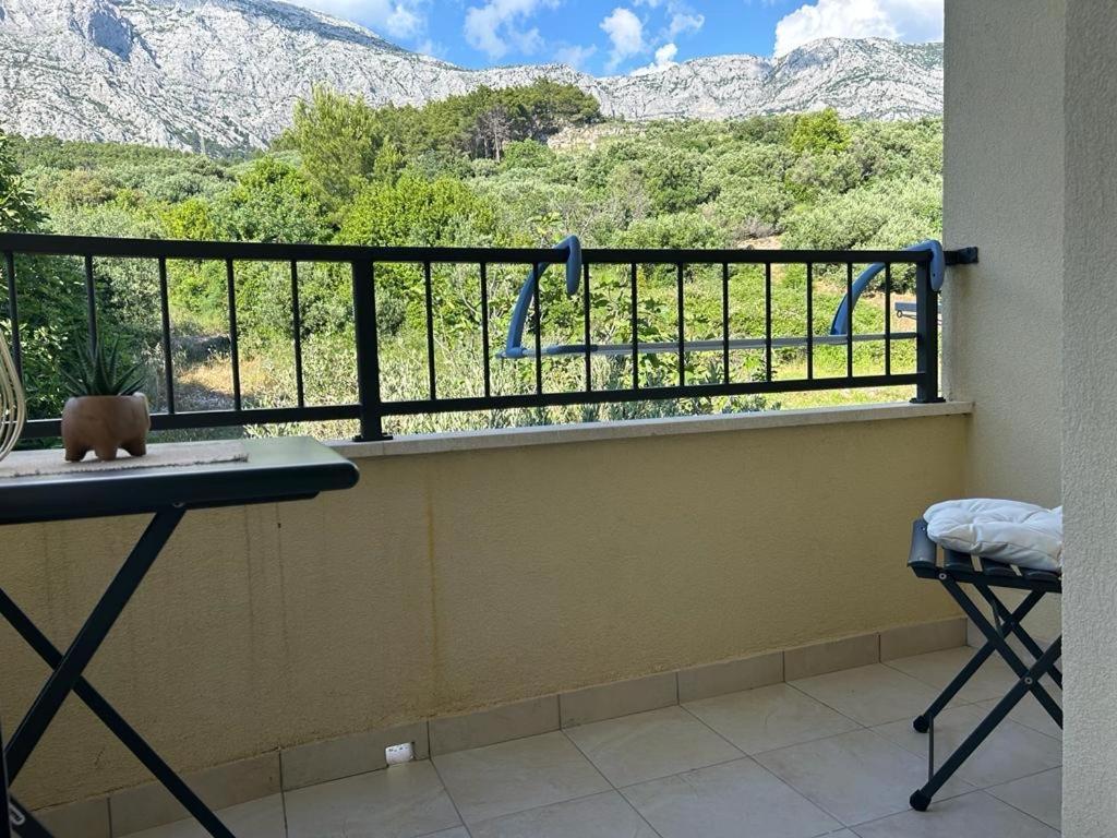 Apartments Niko, Near Beach, Free Parking, Wi-Fi Tučepi Eksteriør bilde